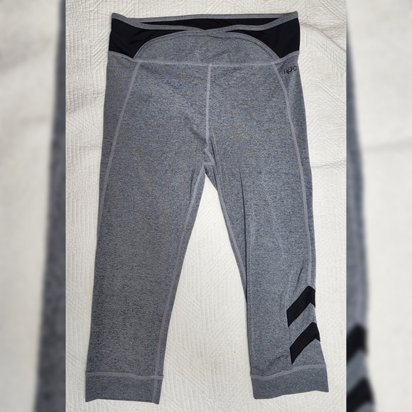 Rip Curl cropped leggings - Picture 1 of 9